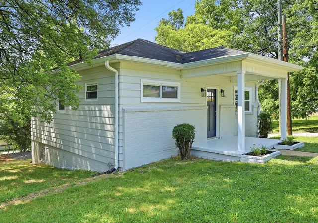 Homes for sale in Chattanooga, TN | 2217 N Chamberlain Ave, Chattanooga, TN 37406 | MLS# 1536535