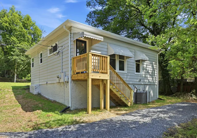 Homes for sale in Chattanooga, TN | 2217 N Chamberlain Ave, Chattanooga, TN 37406 | MLS# 1536535