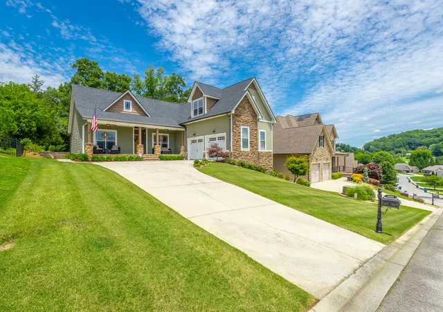 Homes for sale in Chattanooga, TN | 3600 Willow Lake Cir, Chattanooga, TN 37419 | MLS# 1537122