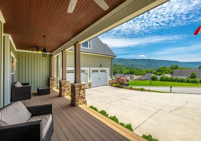 Homes for sale in Chattanooga, TN | 3600 Willow Lake Cir, Chattanooga, TN 37419 | MLS# 1537122