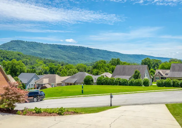 Photo 3 of Single family home for sale at 3600 Willow Lake Cir, Chattanooga, TN 37419 | MLS# 1537122 | Listing updated on 2026-09-22