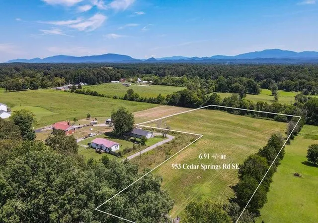 Photo 2 of Sale Pending at 953 Cedar Springs Rd Se, Cleveland, TN 37323 | MLS# 1536596 | Listing updated on 2026-09-08