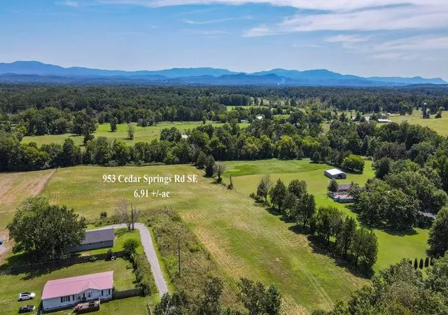 Photo 3 of Sale Pending at 953 Cedar Springs Rd Se, Cleveland, TN 37323 | MLS# 1536596 | Listing updated on 2026-09-08