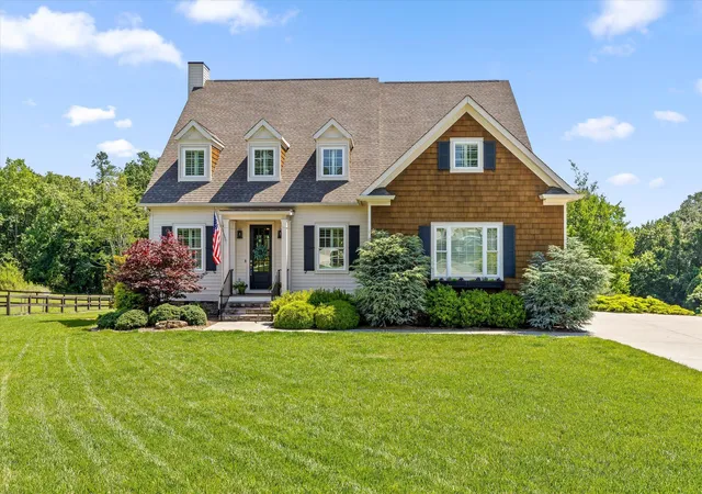 1st image of 1908 Wagon Ln, Signal Mountain, TN 37377 | MLS# 1536671