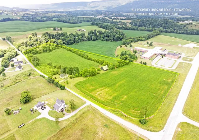 Homes for sale in Pikeville, TN | 14329 Lower East Valley Rd, Pikeville, TN 37367 | MLS# 1536663