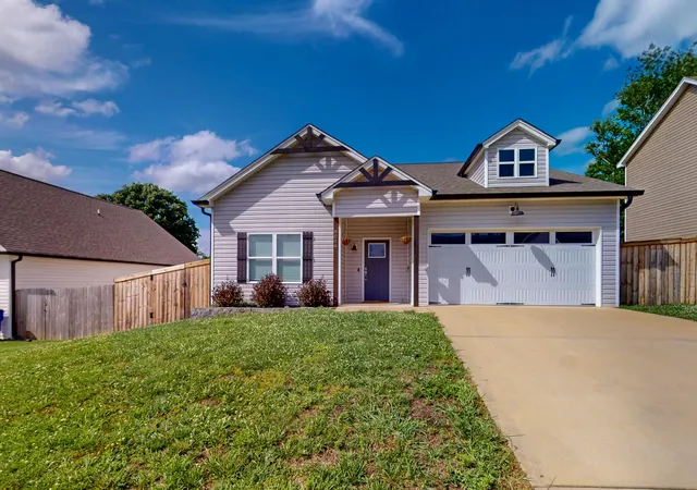 Photo 3 of Sale Pending at 8019 Cobblestone Dr SW, Cleveland, TN 37311 | MLS# 1536674 | Listing updated on 2026-09-04