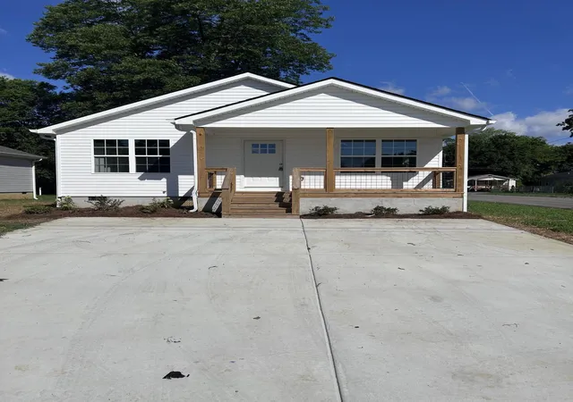 Photo 2 of Single family home for sale at 2637 N Beech St, Chattanooga, TN 37406 | MLS# 1536746 | Listing updated on 2026-06-15
