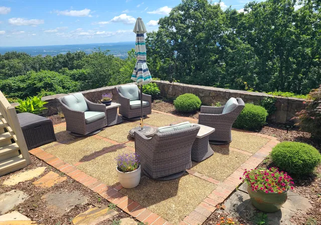Homes for sale in Lookout Mountain, TN | 100 Scenic Hwy #One, Lookout Mountain, TN 37350 | MLS# 1536931