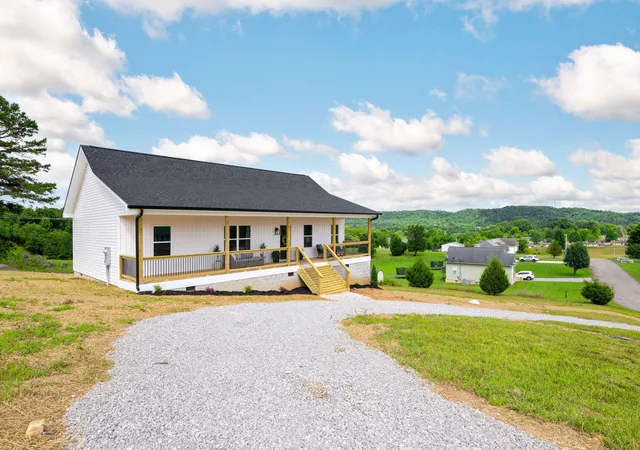 Homes for sale in Decatur, TN | 146 Young Ln, Decatur, TN 37322 | MLS# 1536787