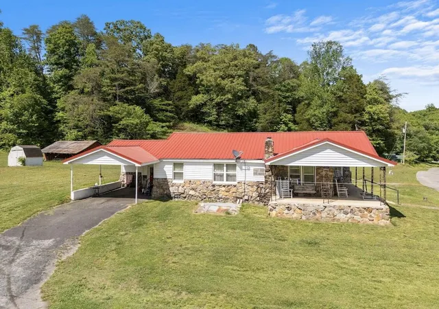 Homes for sale in Pikeville, TN | 637 Miller Rd, Pikeville, TN 37367 | MLS# 1536830