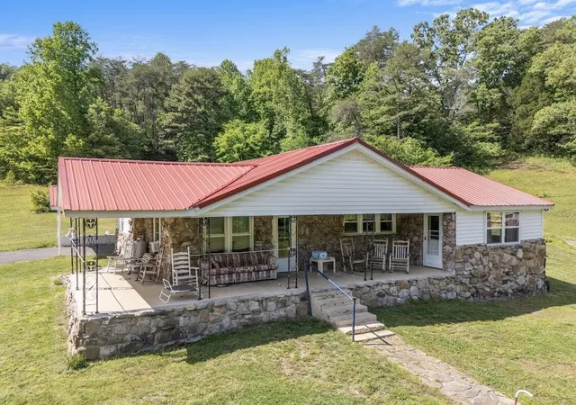 Homes for sale in Pikeville, TN | 637 Miller Rd, Pikeville, TN 37367 | MLS# 1536830