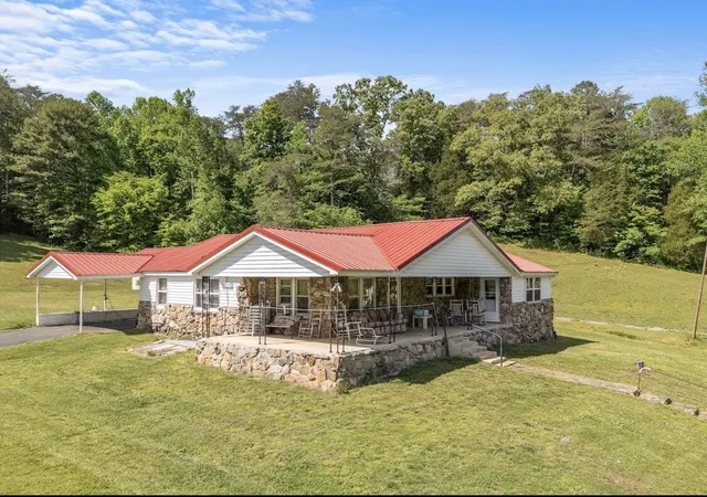 Homes for sale in Pikeville, TN | 637 Miller Rd, Pikeville, TN 37367 | MLS# 1536830