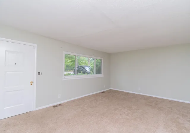 Photo 3 of Sale Pending at 3914 Forest Highland Dr, Chattanooga, TN 37415 | MLS# 1538519 | Listing updated on 2026-09-09