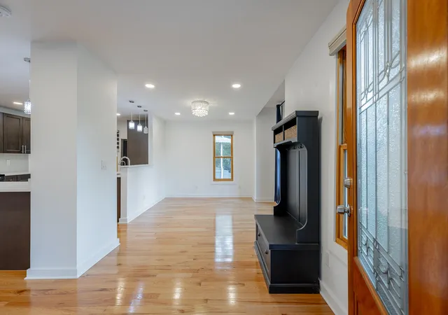 Photo 3 of Single family home for sale at 106 Everett St, Chattanooga, TN 37409 | MLS# 1536857 | Listing updated on 2026-08-18