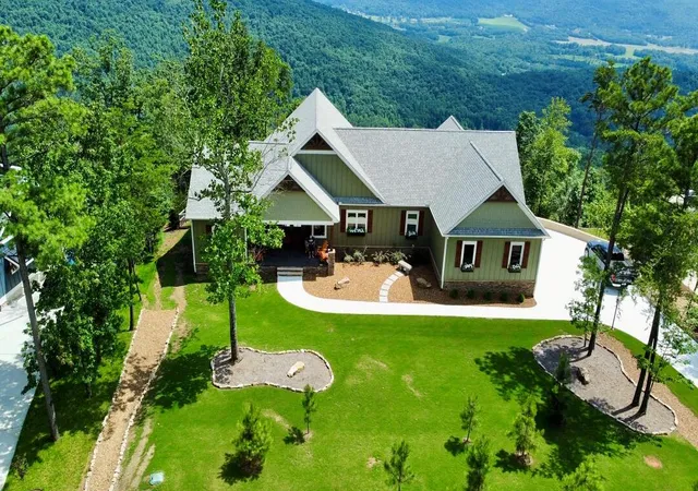 Homes for sale in Jasper, TN | 4965 Crockett Pointe Rd, Jasper, TN 37347 | MLS# 1536900