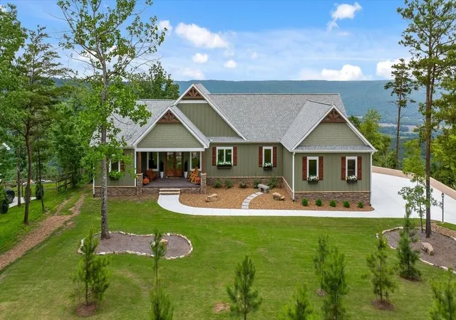 Homes for sale in Jasper, TN | 4965 Crockett Pointe Rd, Jasper, TN 37347 | MLS# 1536900