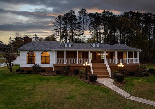 Homes for sale in Bridgeport, AL | 105 County Road 206, Bridgeport, AL 35740 | MLS# 1536873