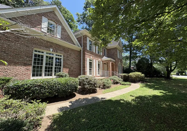 Homes for sale in Hixson, TN | 6824 Autumn Lake Trl, Hixson, TN 37343 | MLS# 1536918