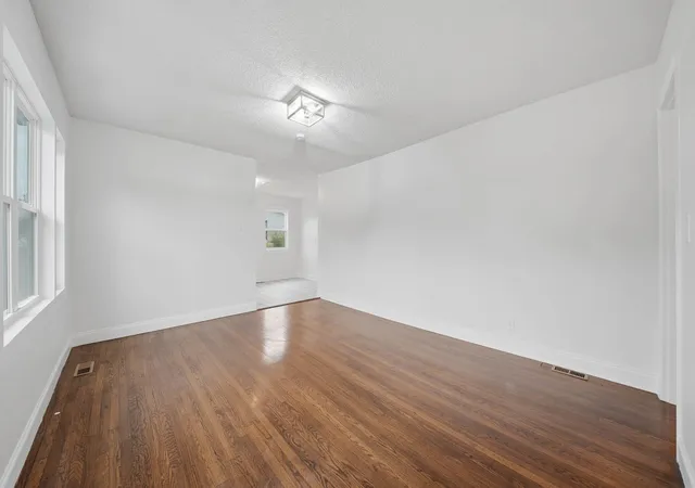 Photo 3 of Sale Pending at 4620 Leslie Ln, Chattanooga, TN 37411 | MLS# 1537174 | Listing updated on 2026-09-25