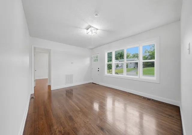Photo 4 of Sale Pending at 4620 Leslie Ln, Chattanooga, TN 37411 | MLS# 1537174 | Listing updated on 2026-09-25