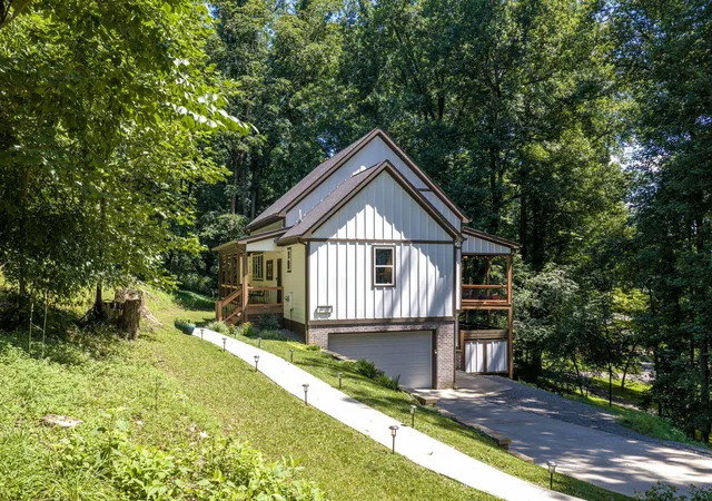 Homes for sale in Hixson, TN | 1719 Hidden Harbor Rd, Hixson, TN 37343 | MLS# 1537103