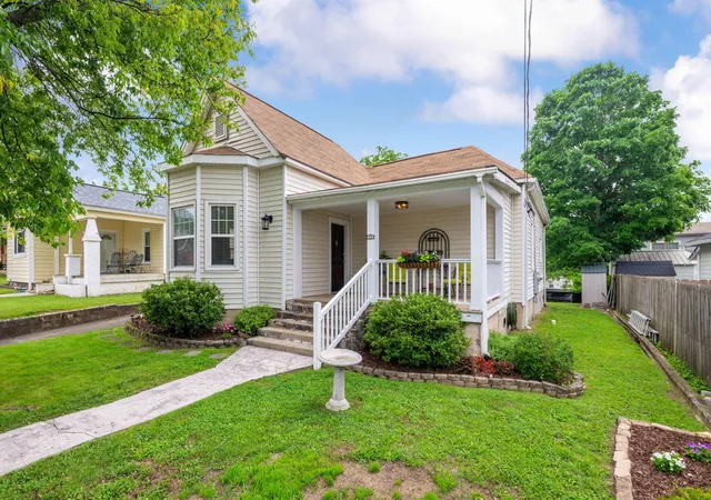 Homes for sale in Chattanooga, TN | 508 Tucker St, Chattanooga, TN 37405 | MLS# 1537212