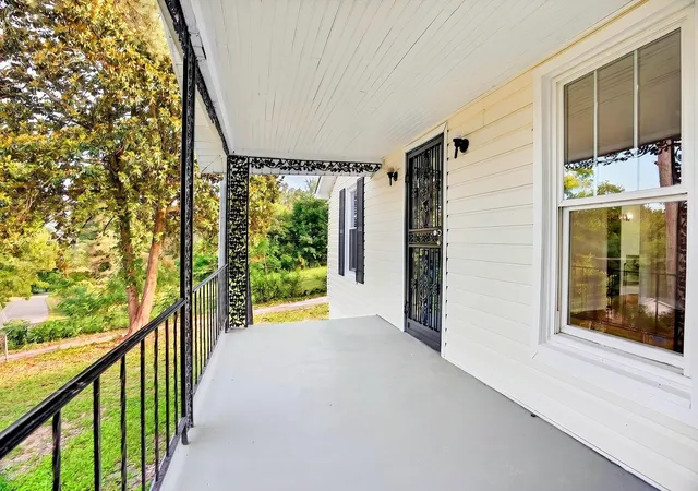 Homes for sale in Rossville, GA | 241 E Circle, Rossville, GA 30741 | MLS# 1536959