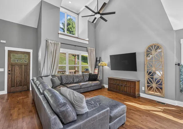 Photo 3 of Single family home for sale at 6238 Pine Marr Dr, Hixson, TN 37343 | MLS# 1537035 | Listing updated on 2026-09-24