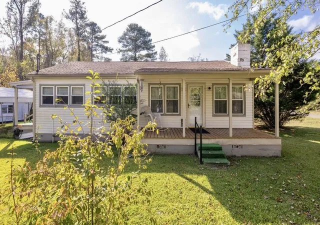 Homes for sale in Rossville, GA | 232 Poplar St, Rossville, GA 30741 | MLS# 1537646