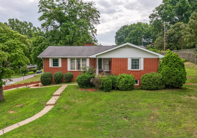 1st image of 618 Melville Ave, Chattanooga, TN 37412 | MLS# 1537213