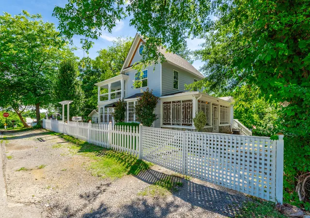 Photo 2 of Single family home for sale at 3707 13th Avenue, Chattanooga, TN 37407 | MLS# 1537059 | Listing updated on 2026-08-26