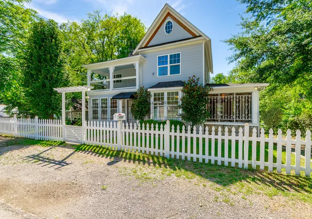 Photo 2 of Single family home for sale at 3707 13th Avenue, Chattanooga, TN 37407 | MLS# 1537059 | Listing updated on 2026-08-26