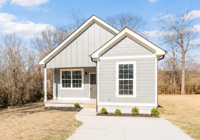 Photo 1 of Single family home for sale at 1517 E 49th Street, Chattanooga, TN 37407 | MLS# 1537144 | Listing updated on 2026-09-02