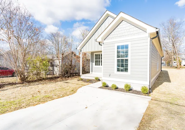 Photo 2 of Single family home for sale at 1517 E 49th Street, Chattanooga, TN 37407 | MLS# 1537144 | Listing updated on 2026-09-02
