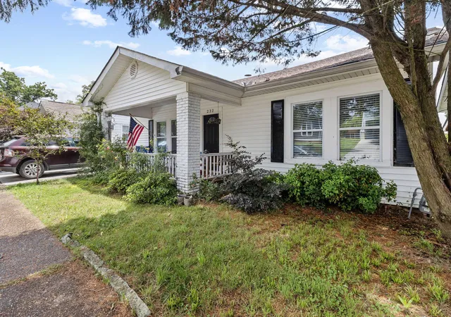 Photo 2 of Single family home for sale at 232 Jarnigan Ave, Chattanooga, TN 37405 | MLS# 1537281 | Listing updated on 2026-08-10