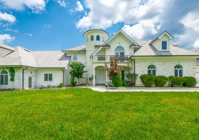 Photo 3 of Single family home for sale at 3800 University Dr, Ooltewah, TN 37363 | MLS# 1537091 | Listing updated on 2026-09-10