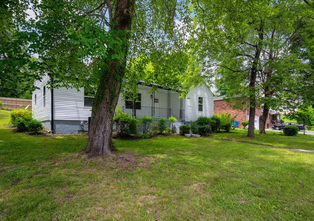 Photo 3 of Single family home for sale at 1203 Nellie St, Chattanooga, TN 37404 | MLS# 1537387 | Listing updated on 2026-09-23