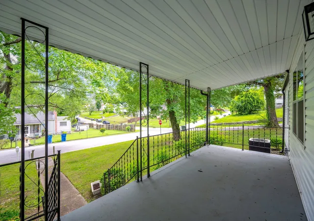 Photo 3 of Single family home for sale at 1203 Nellie St, Chattanooga, TN 37404 | MLS# 1537387 | Listing updated on 2026-09-23