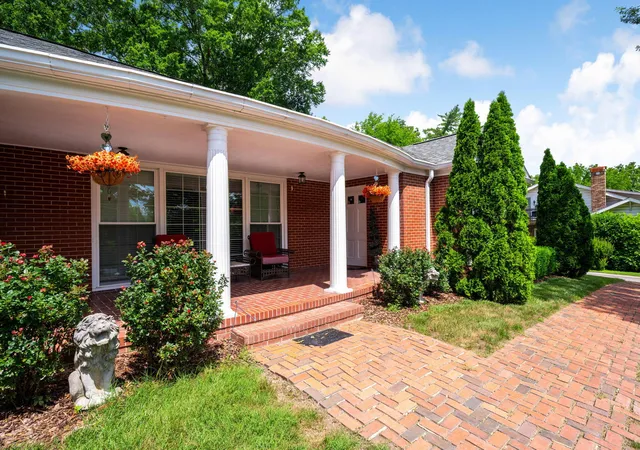5th image of 1121 S Crest Rd, Rossville, GA 30741 | MLS# 1537146