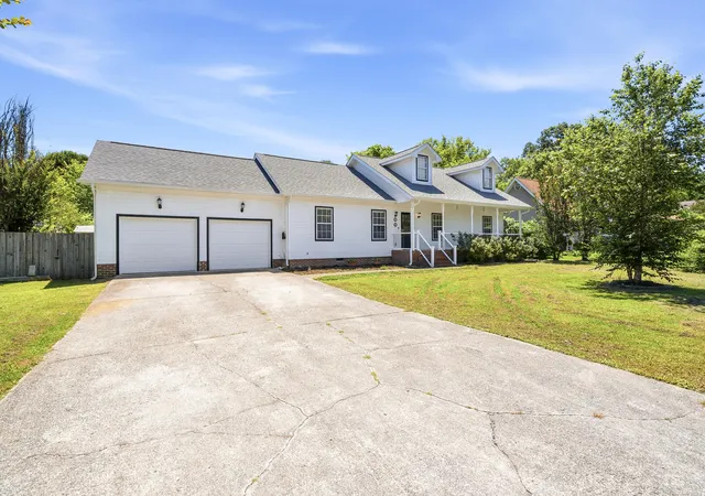 2nd image of 72 Sarah Lynn Ln, Fort Oglethorpe, GA 30742 | MLS# 1537158