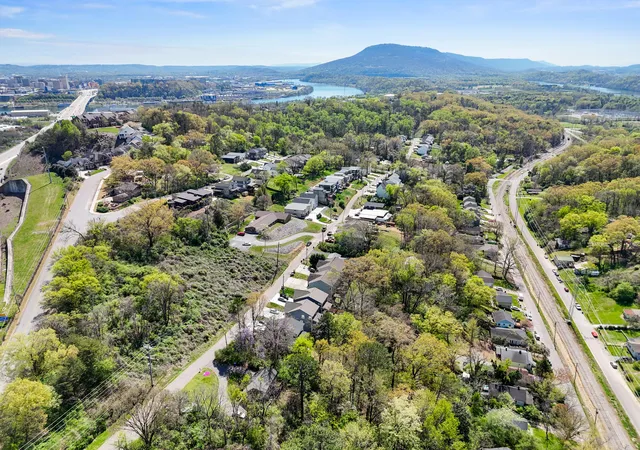 3rd image of 721 Ladd Ave, Chattanooga, TN 37405 | MLS# 1537284