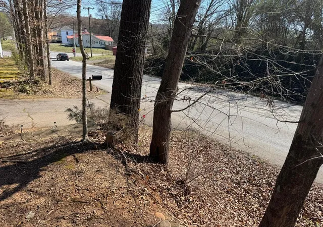 2nd image of 116 Cass St Ne, Charleston, TN 37310 | MLS# 1537227