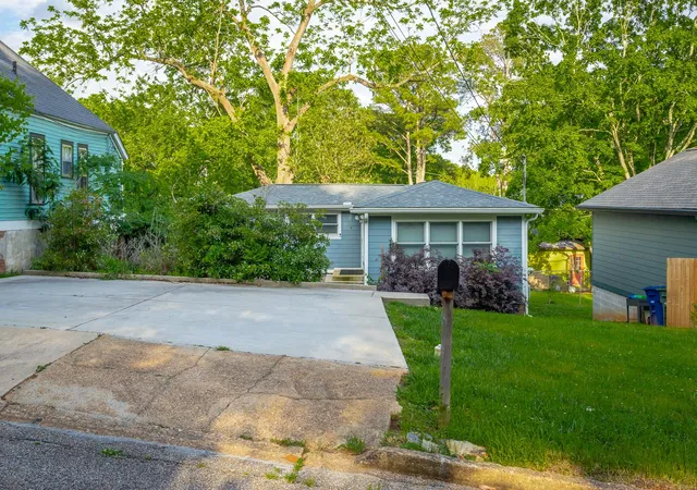 Photo 2 of Sale Pending at 5412 Alabama Ave, Chattanooga, TN 37409 | MLS# 1537326 | Listing updated on 2026-08-31