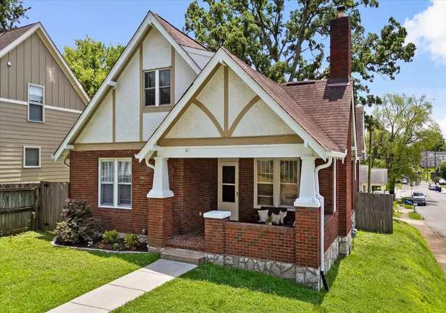 Photo 3 of Single family home for sale at 1700 Vance Ave, Chattanooga, TN 37404 | MLS# 1537623 | Listing updated on 2026-10-07
