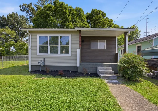 Photo 2 of Single family home for sale at 2109 Garfield St, Chattanooga, TN 37404 | MLS# 1538027 | Listing updated on 2026-08-27