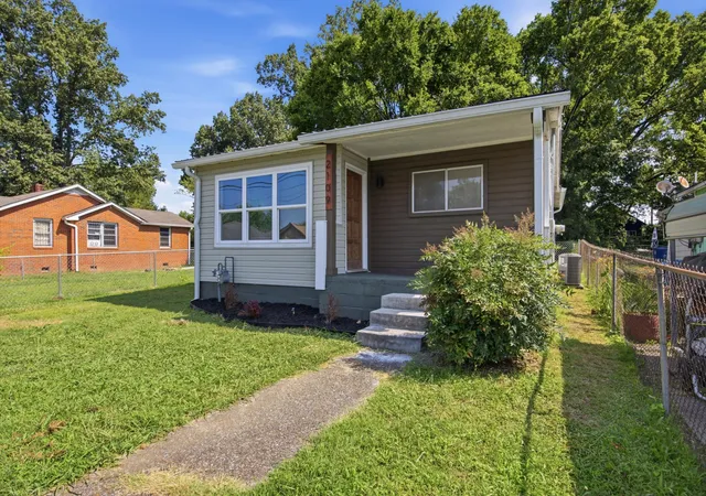 Photo 1 of Single family home for sale at 2109 Garfield St, Chattanooga, TN 37404 | MLS# 1538027 | Listing updated on 2026-08-27