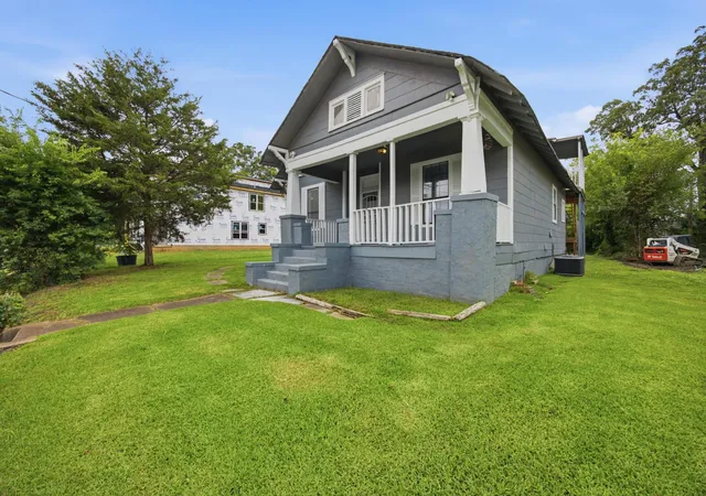 Homes for sale in Chattanooga, TN | 2111 Chamberlain Ave, Chattanooga, TN 37404 | MLS# 1537928