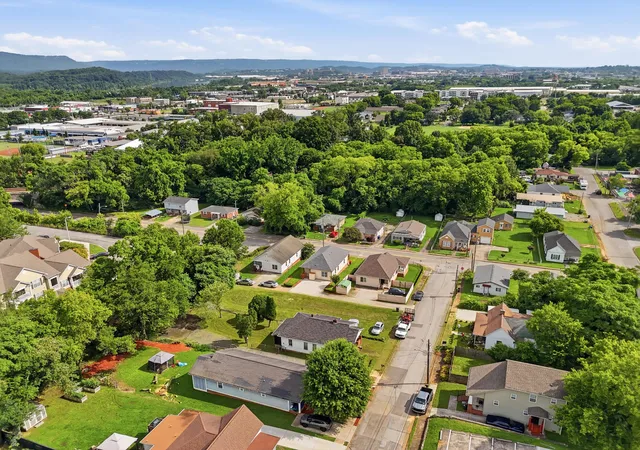 Homes for sale in Chattanooga, TN | 1012 W 37th St, Chattanooga, TN 37410 | MLS# 1537423
