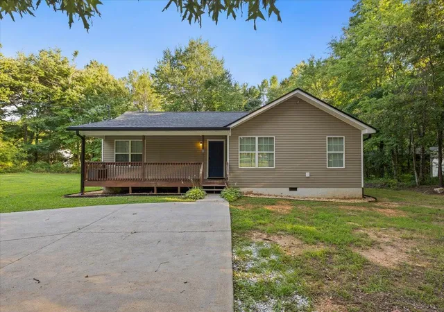 Homes for sale in Tunnel Hill, GA | 975 Sagamore Dr, Tunnel Hill, GA 30755 | MLS# 1537672