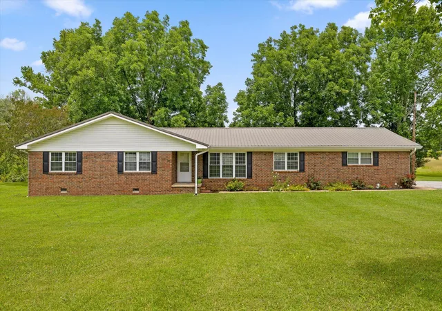 Homes for sale in Apison, TN | 11127 E Brainerd Rd, Apison, TN 37302 | MLS# 1537465